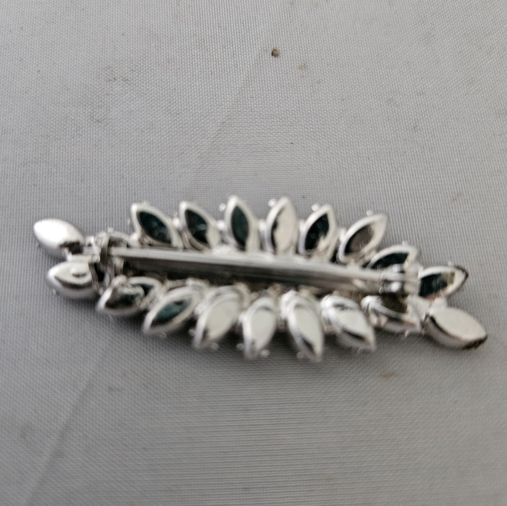 Vintage Rhinestone Pin - Picture 4 of 4